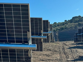 Últimos blogs da empresa sobre A PVH da Espanha lança novo sistema de rastreamento fotovoltaico adaptável a terrenos